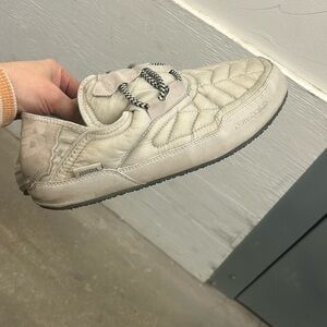 New balance caravan moonbeam slippers sneakers